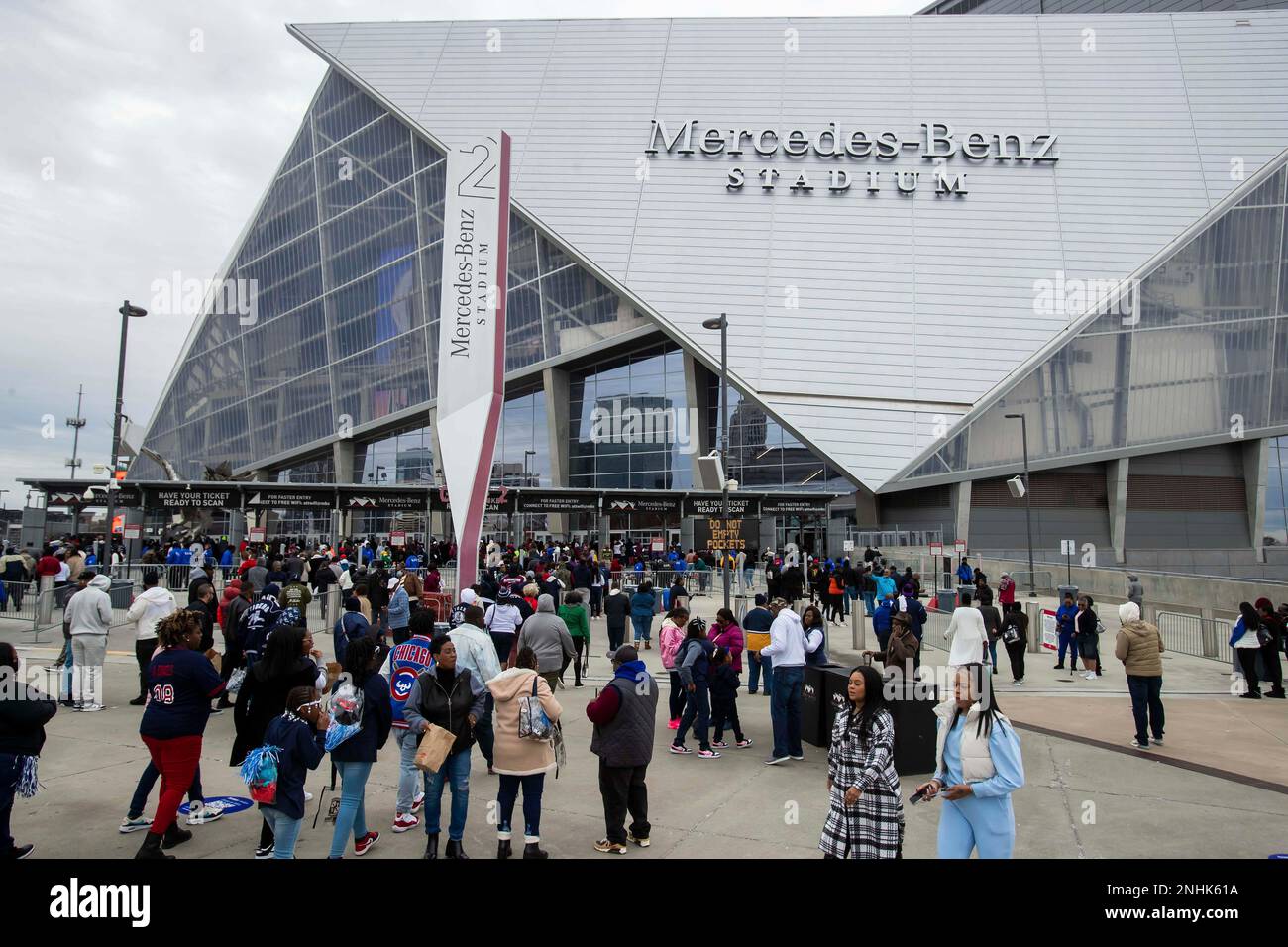 atlanta-ga-december-17-fans-make-their-way-inside-the-stadium