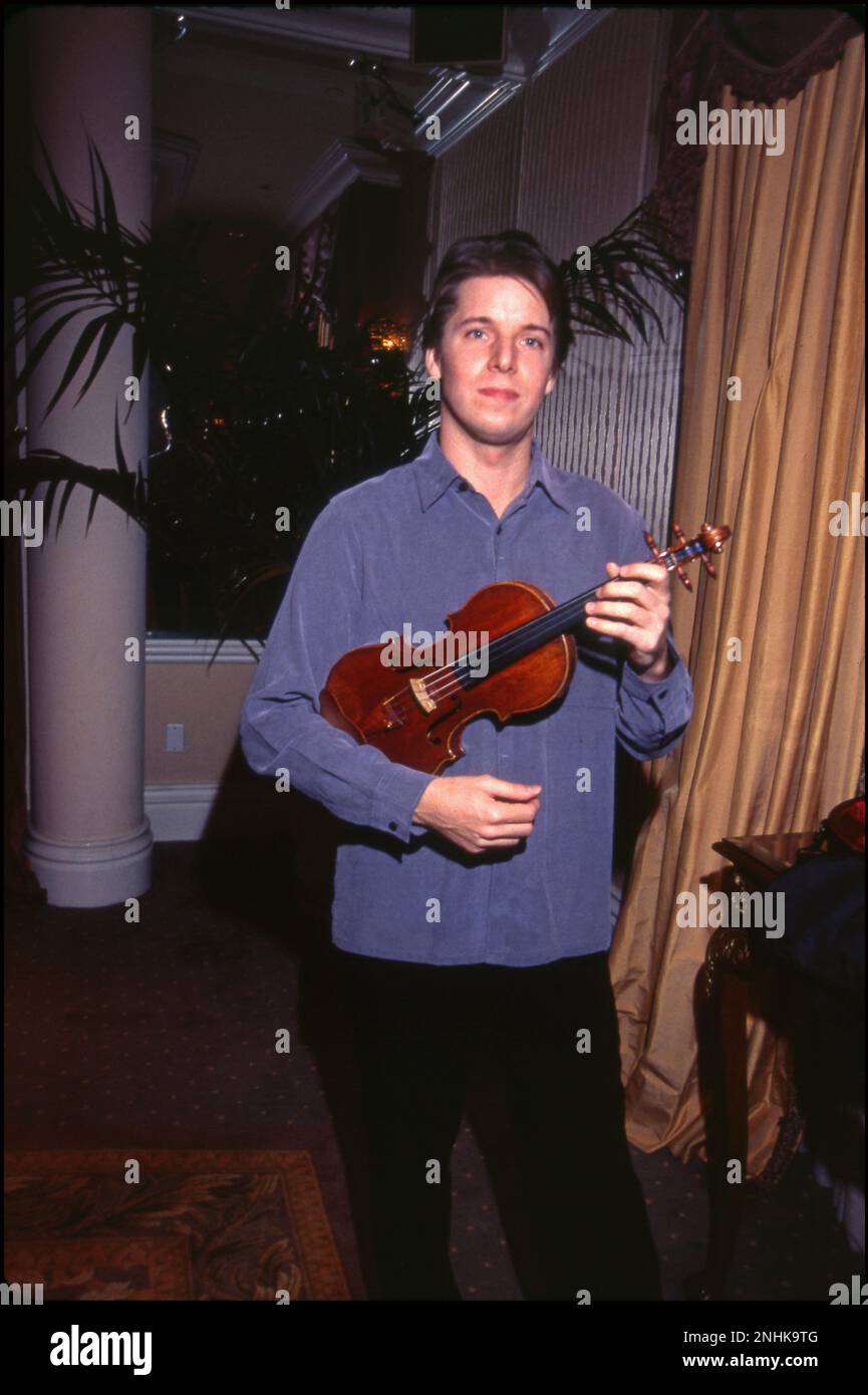 Violinist Josh Bell Stock Photo Alamy