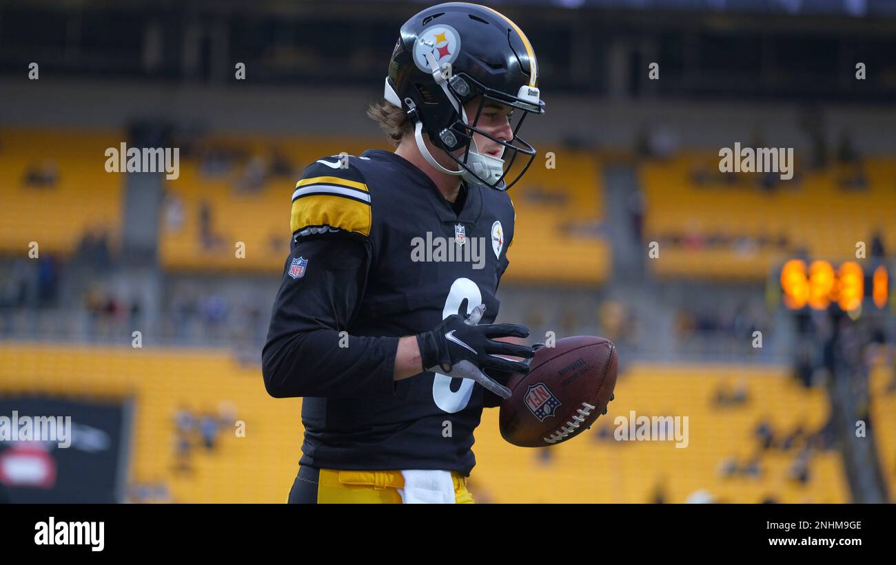 DEC 11th, 2022 Kenny Pickett 8 during the Steelers vs Ravens game in