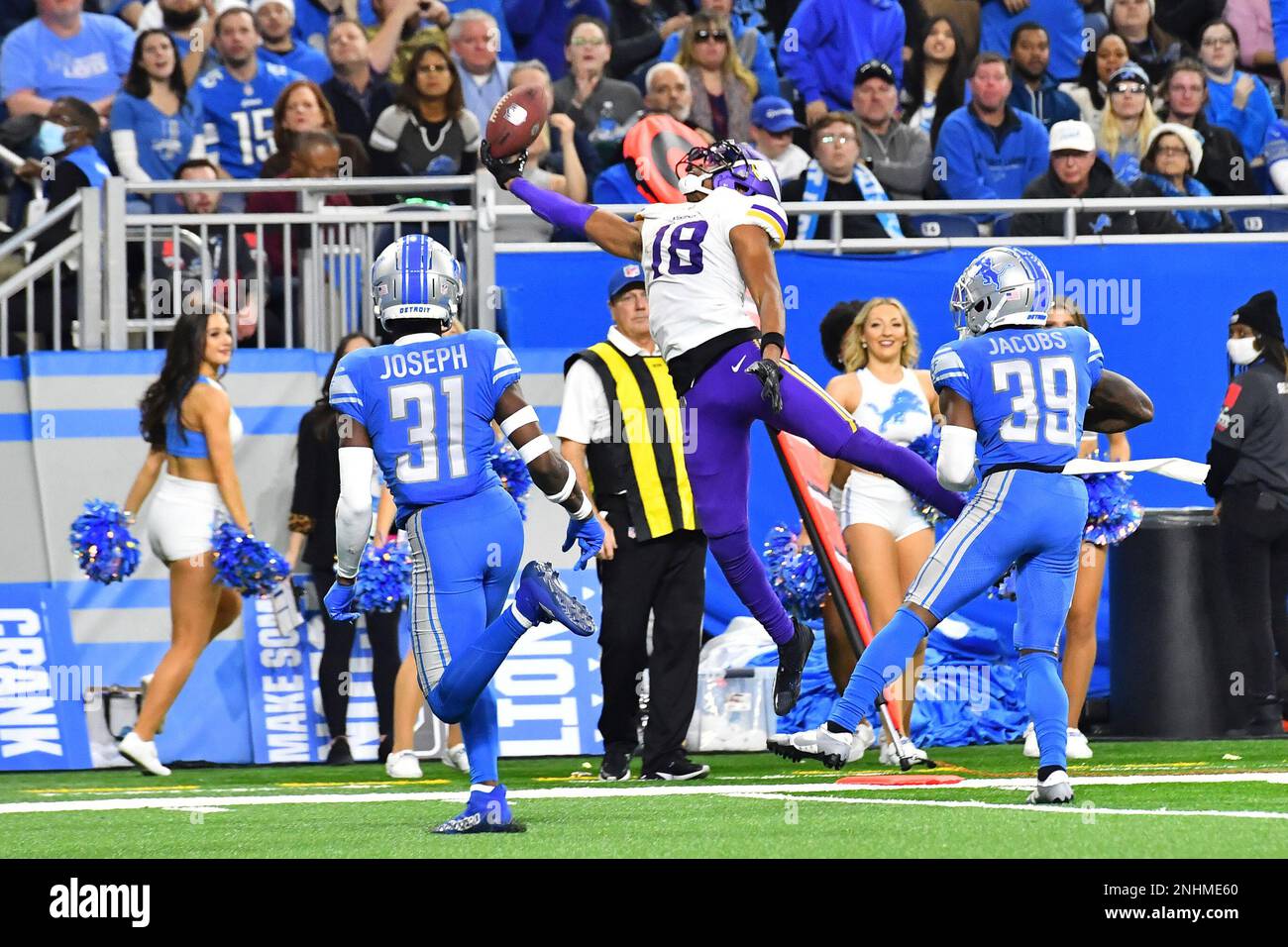 DETROIT, MI - DECEMBER 11: Minnesota Vikings running back Dalvin