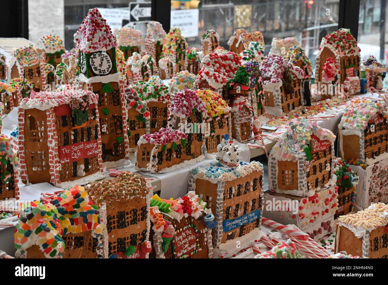 Photo by: NDZ/STAR MAX/IPx 2022 12/6/22 Gingerbread Lane, the world's ...