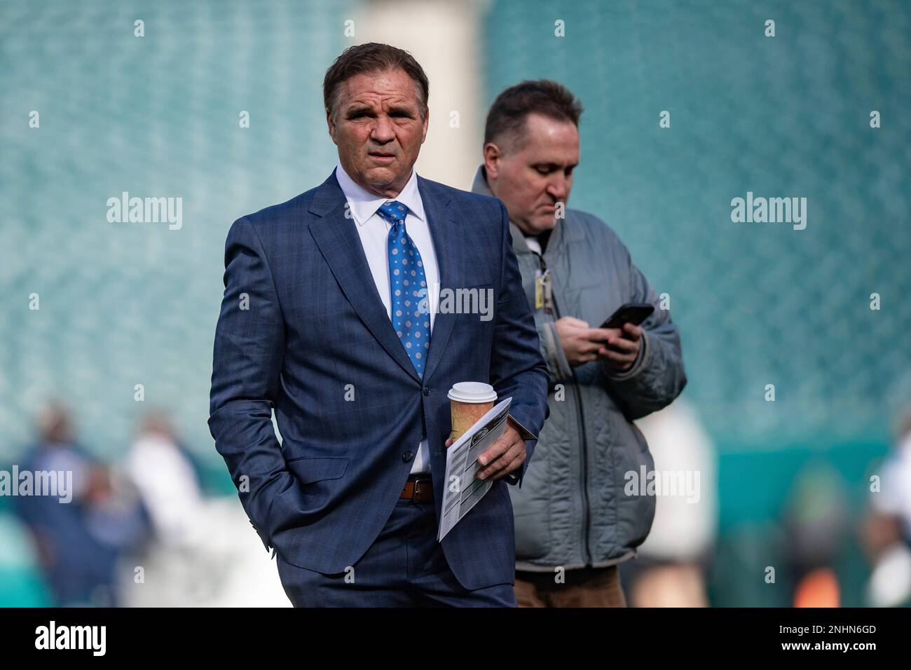 PHILADELPHIA, PA - DECEMBER 04: NFL Network host and analyst Brian Baldinger  prior to the National Football League game between the Tennessee Titans and  Philadelphia Eagles on December 4, 2022 at Lincoln