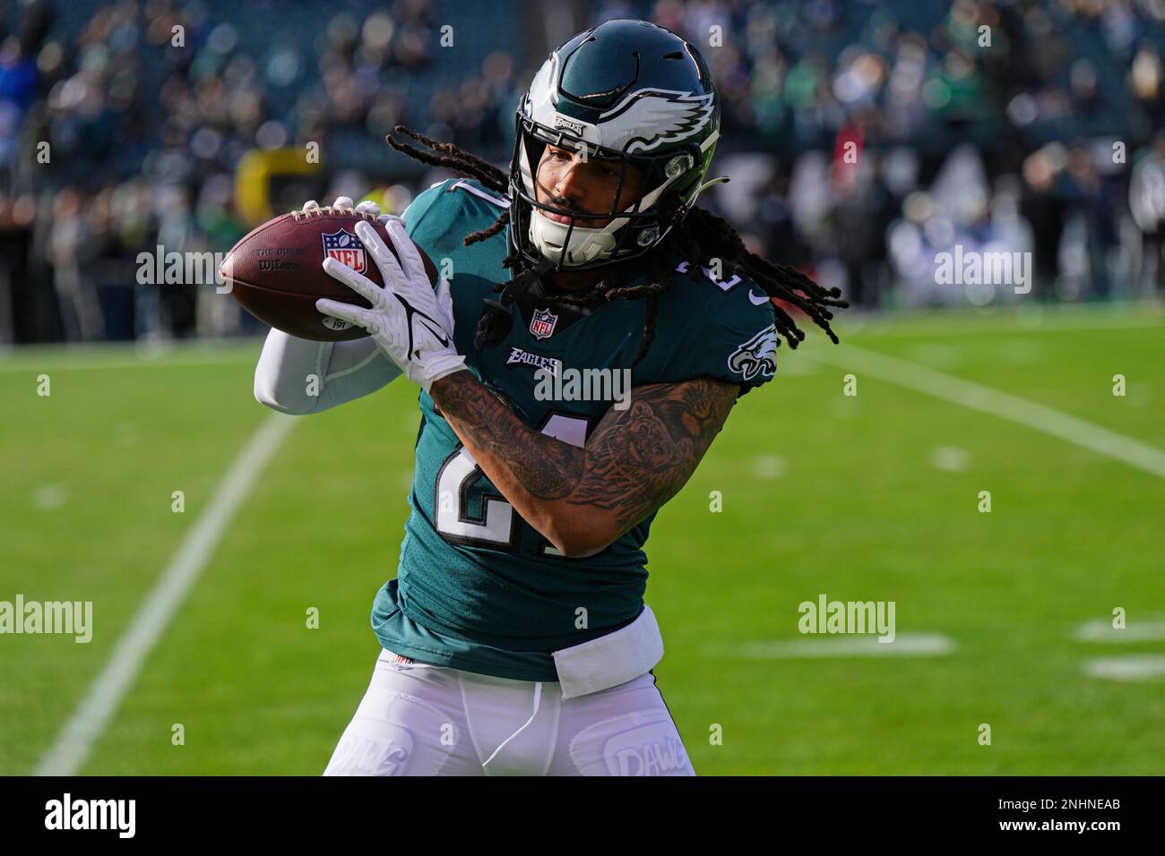 PHILADELPHIA, PA - DECEMBER 04: Philadelphia Eagles safety Andre Chachere  (21) warms up during the game between the Tennessee Titans and the  Philadelphia Eagles on December 4, 2022 at Lincoln Financial Field