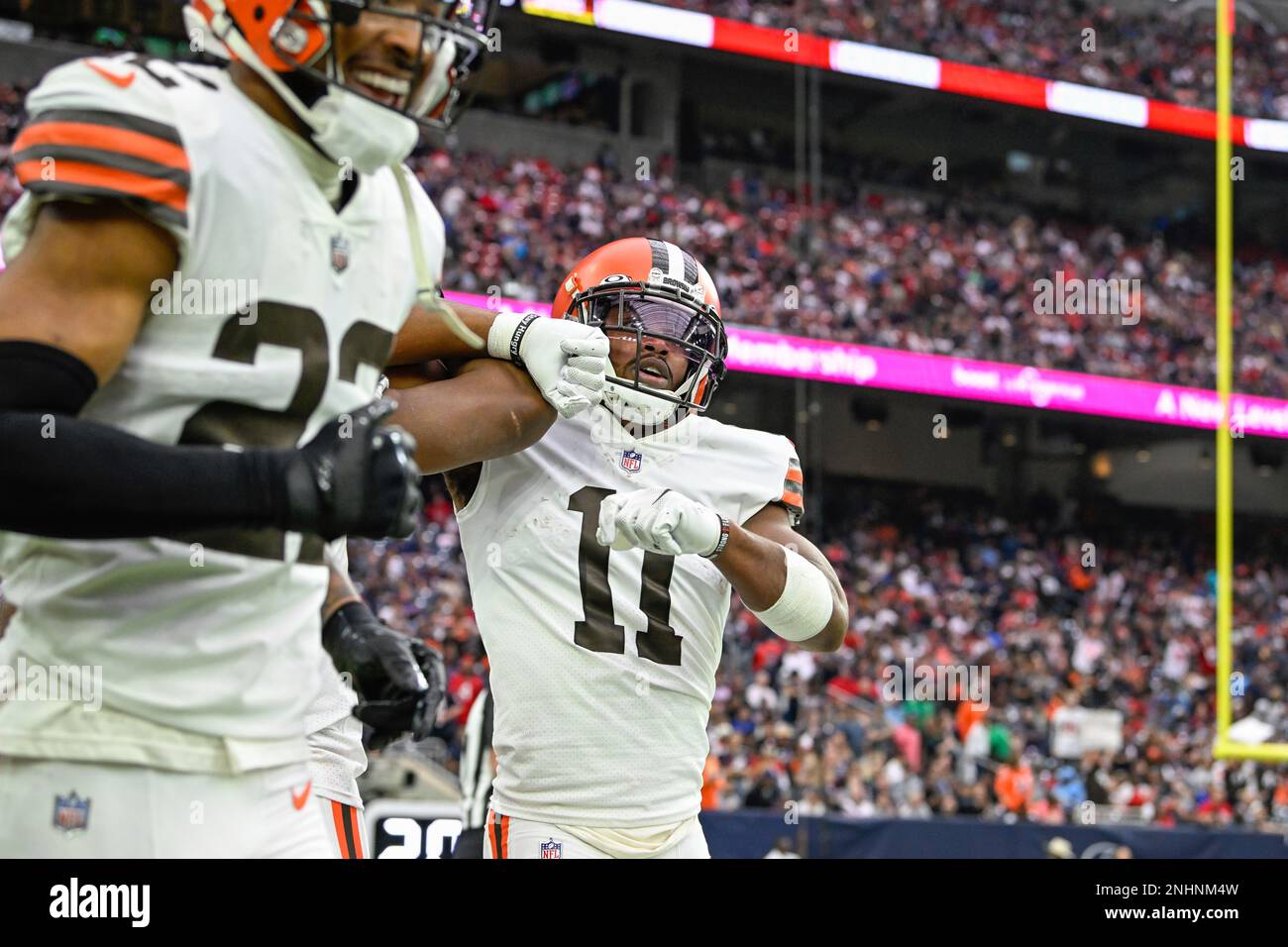 HOUSTON, TX - DECEMBER 04: Cleveland Browns quarterback Deshaun Watson (4)  warms up during the NFL game between the Cleveland Browns and Houston Texans  on December 4, 2022 at NRG Stadium in