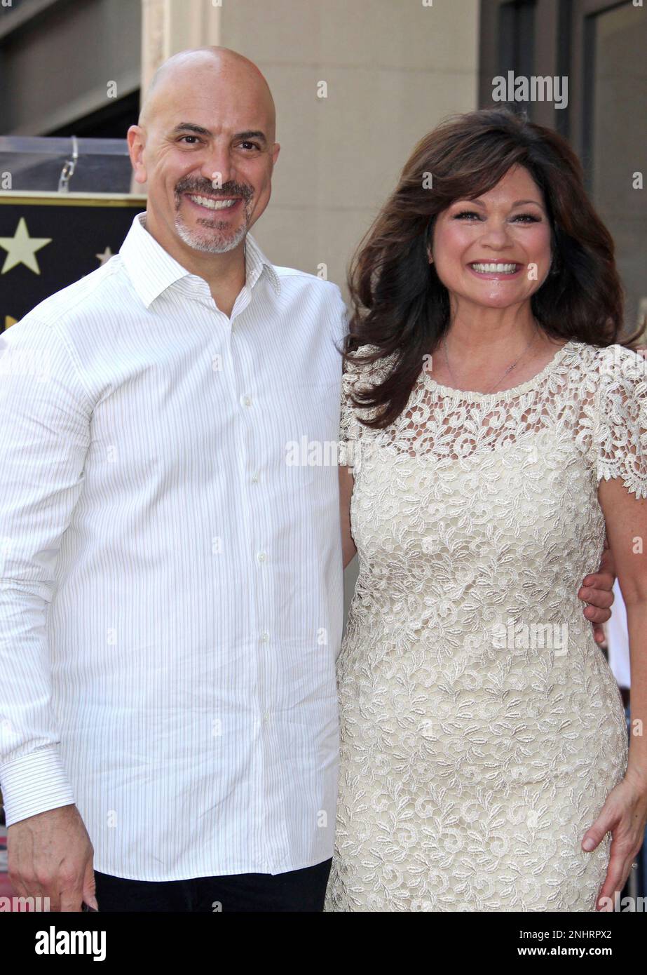 NOVEMBER 23rd 2022 Actress Valerie Bertinelli is officially single as