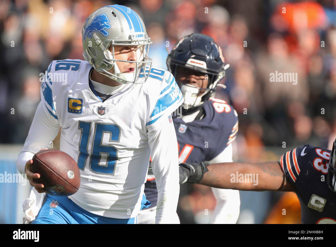 November 13, 2022: Chicago Bears #9 Jaquan Brisker tackles Lions #14  Amon-Ra St. Brown during a game against the Detroit Lions in Chicago, IL.  Mike Wulf/CSM Stock Photo - Alamy