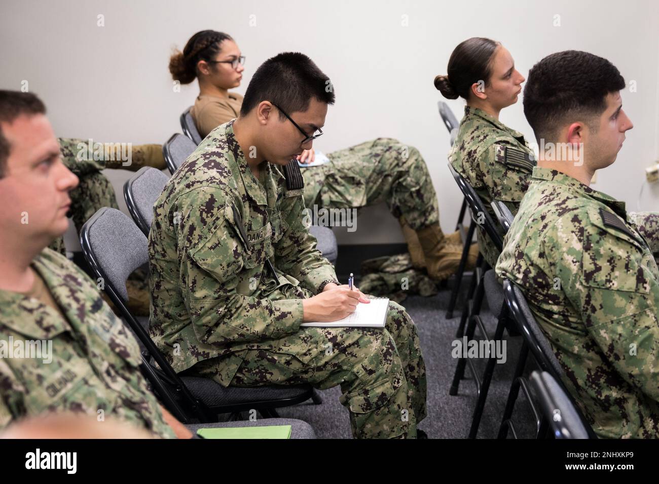 Navy personnel command npc hi-res stock photography and images 