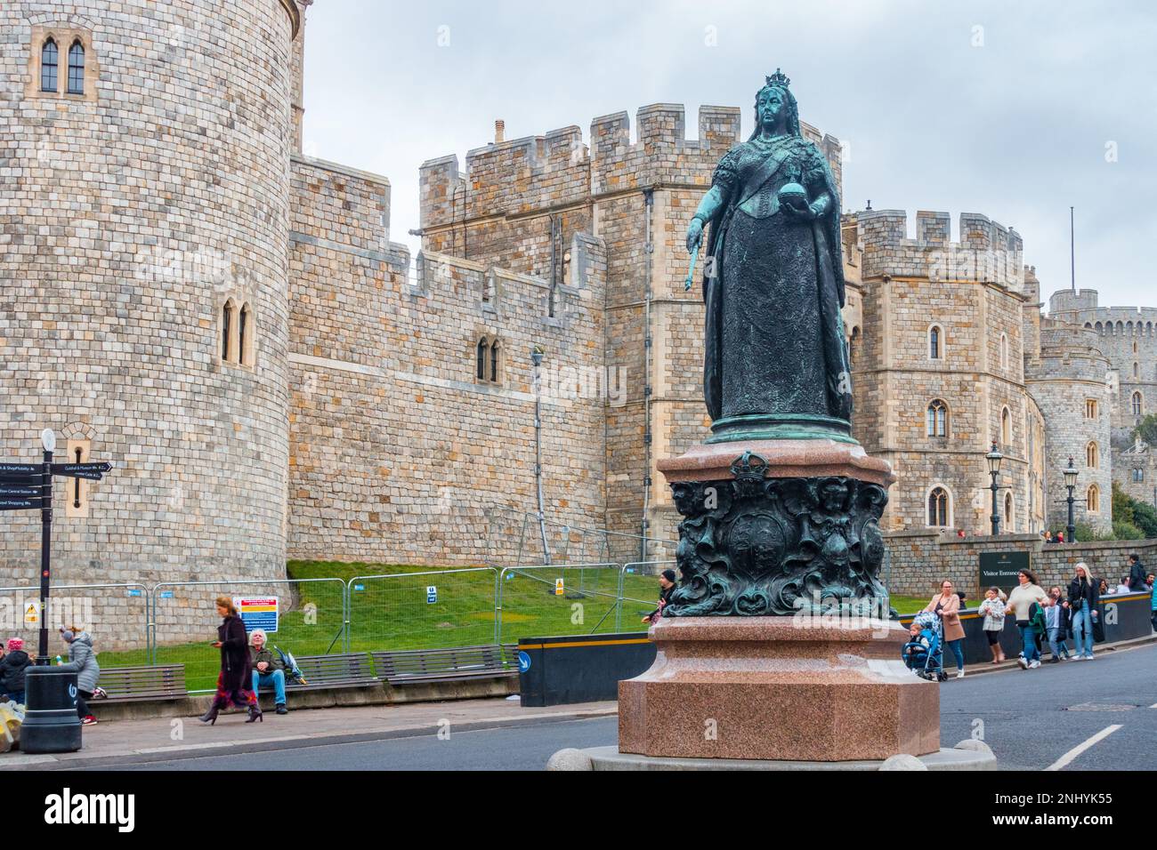 A bronze statue of Queen Victoria which stands outside Windsor Castle