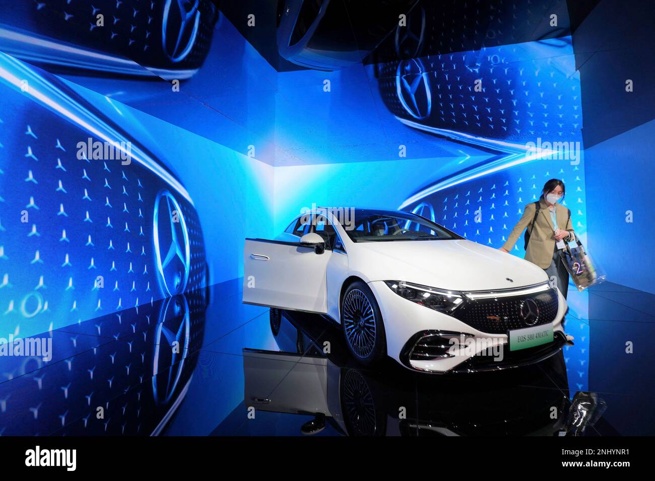 A visitor checks out a Mercedes-Benz QS 580 4Matic sedan at the China  International Import Expo in Shanghai, China Monday, Nov. 07, 2022.  (FeatureChina via AP Images Stock Photo - Alamy