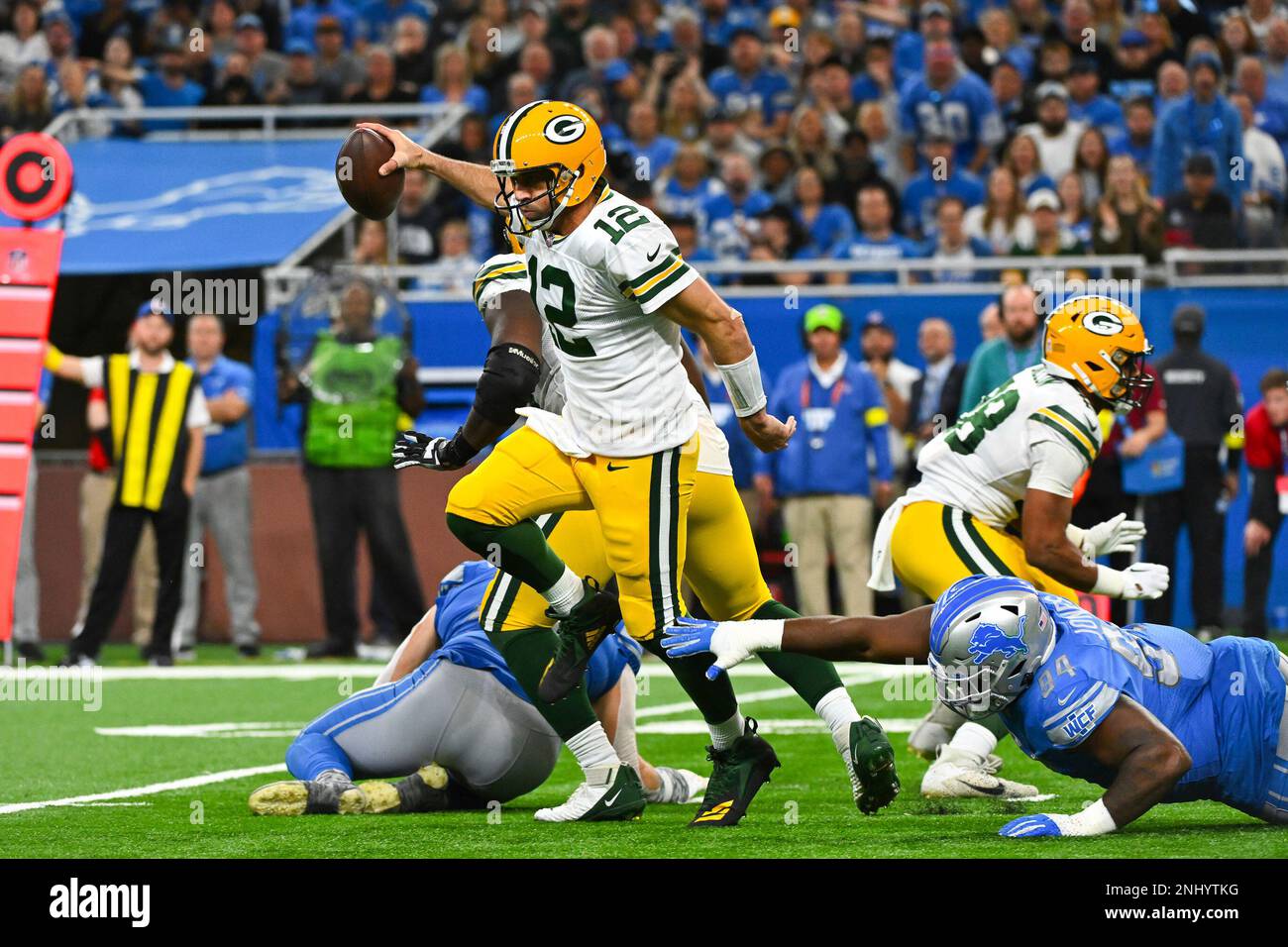 DETROIT, MI - NOVEMBER 06: Green Bay Packers quarterback Aaron Rodgers ...