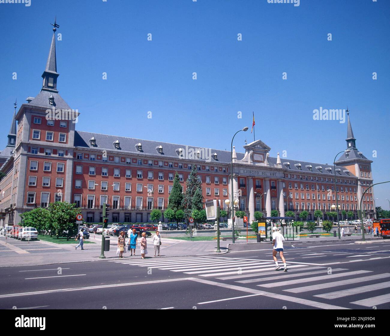 CUARTEL GENERAL DEL EJERCITO DEL AIRE 1942 FOTO AÑOS 90. Author