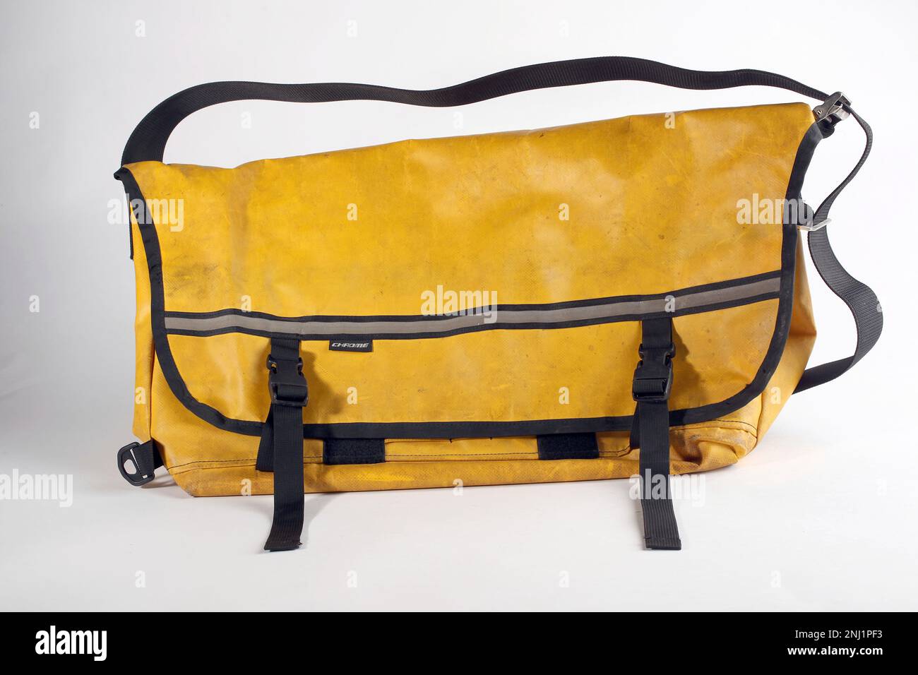 Old yellow Chrome messenger bag from 2002. As it stated in the product