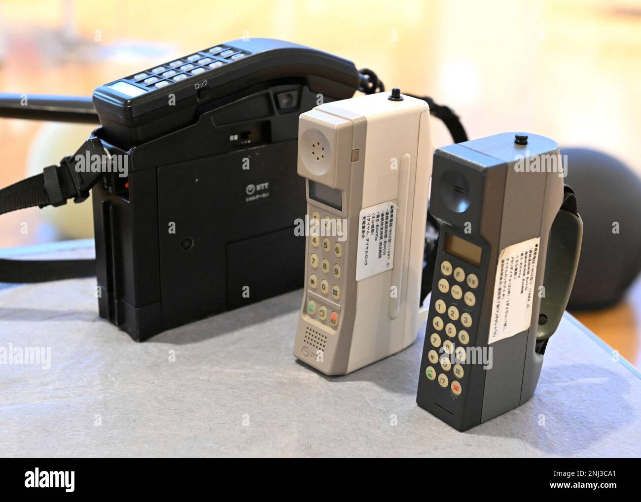 First-generation shoulder telephones (100 model), Japan's