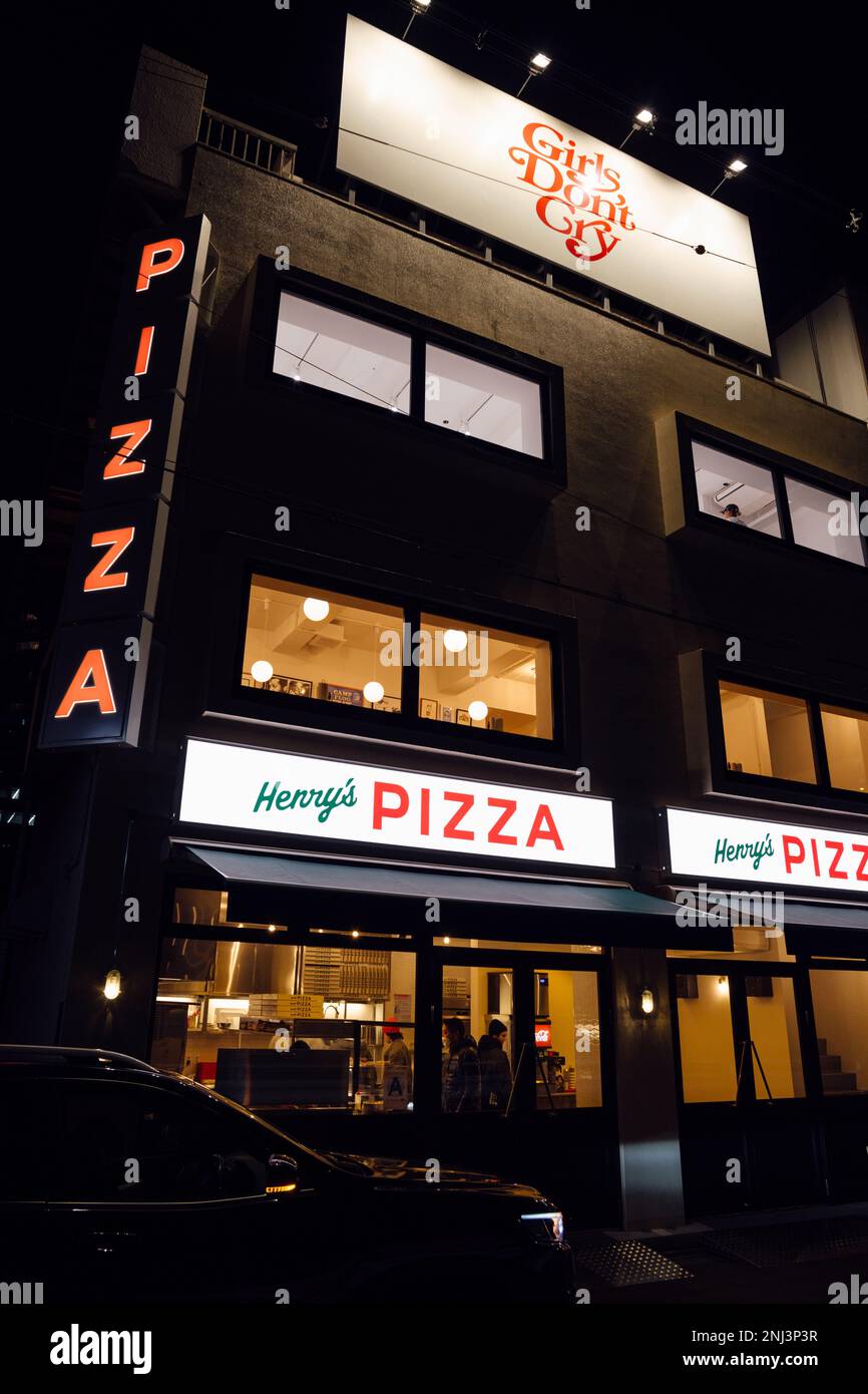 Henry's PIZZA, a New York-style pizzeria by artist VERDY, in Osaka 