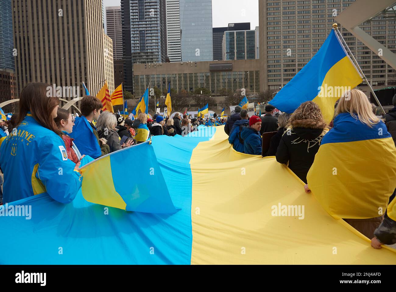 Giant ukrainian flag hi-res stock photography and images - Alamy