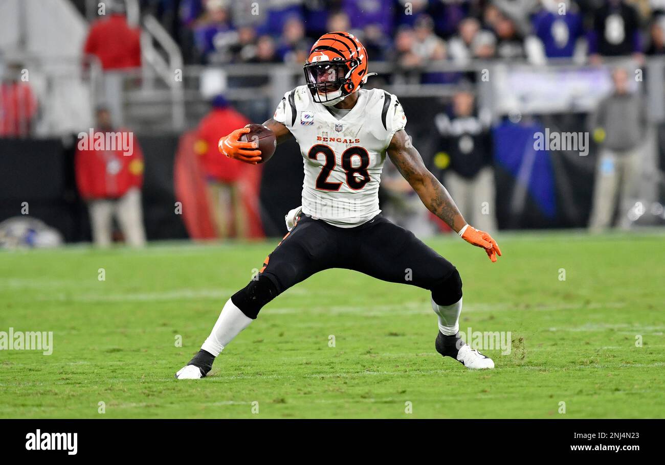 Cincinnati Bengals' Ja'Marr Chase, left, catches a pass over Baltimore  Ravens' Marlon Humphrey during the second half of an NFL football game,  Sunday, Oct. 9, 2022, in Baltimore. (AP Photo/Julio Cortez Stock