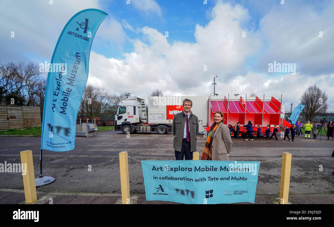 Art exploras mobile museum hires stock photography and images Alamy