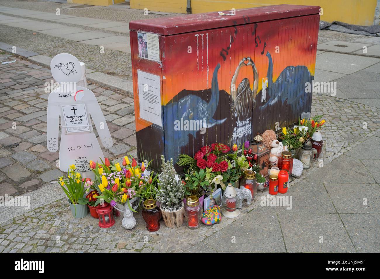 Gedenken für getötete Fußgängerin Johanna Hahn, Kantstraße /Windscheidstraße, Charlottenburg, Berlin, Deutschland Stock Photo