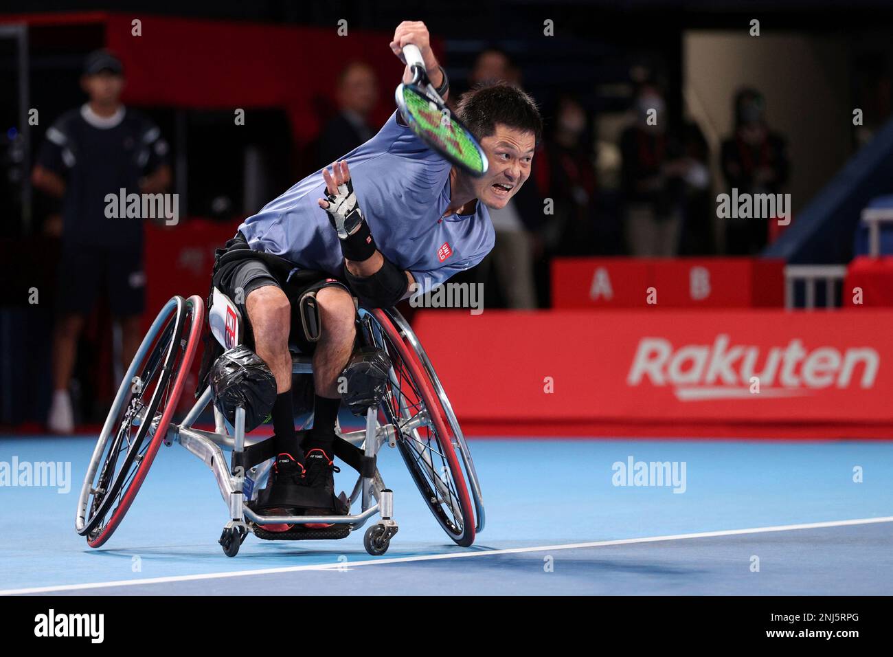 Japanese Shingo Kunieda celebrates after defeating his fellow Tokito