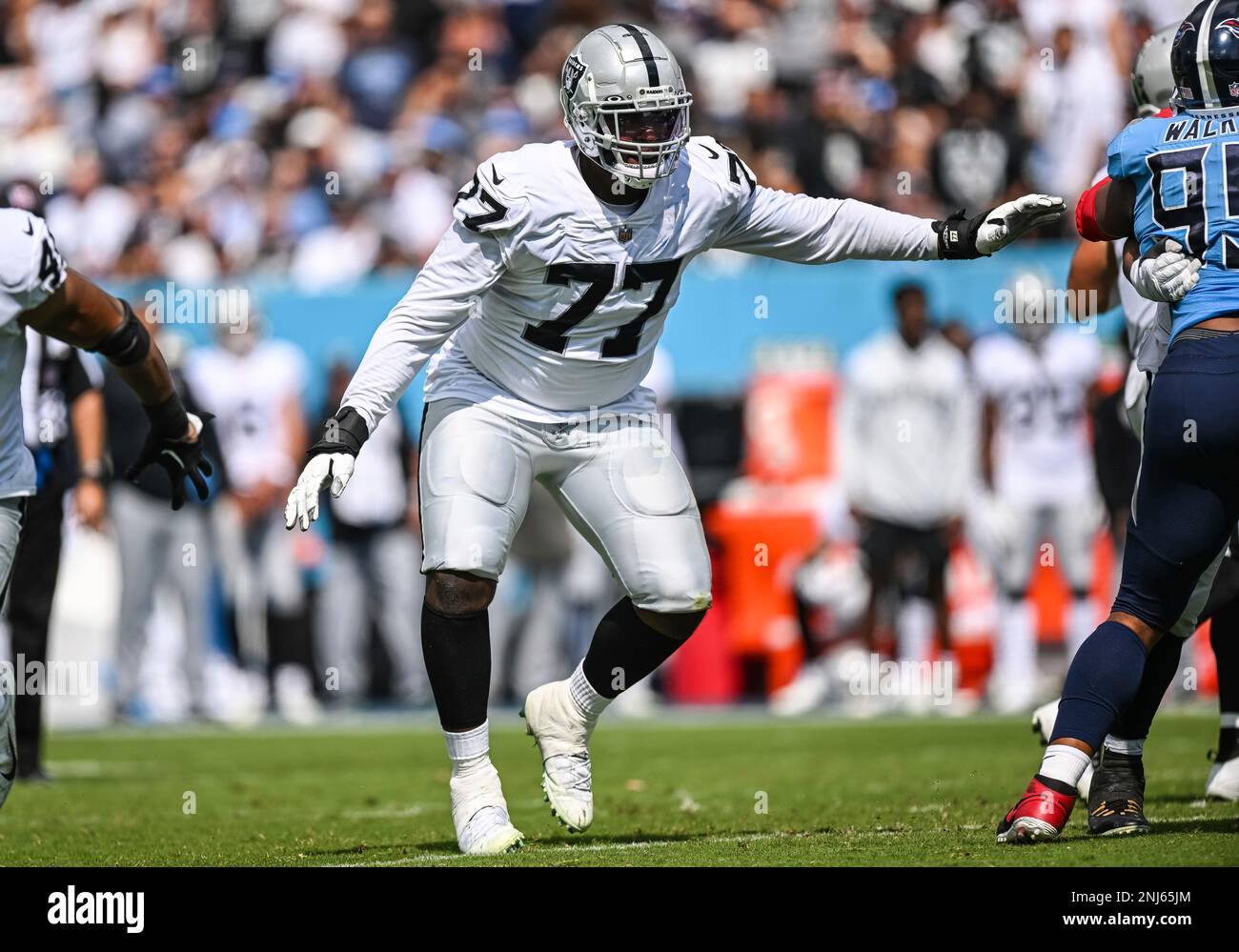 NASHVILLE, TN - SEPTEMBER 25: Las Vegas Raiders offensive tackle