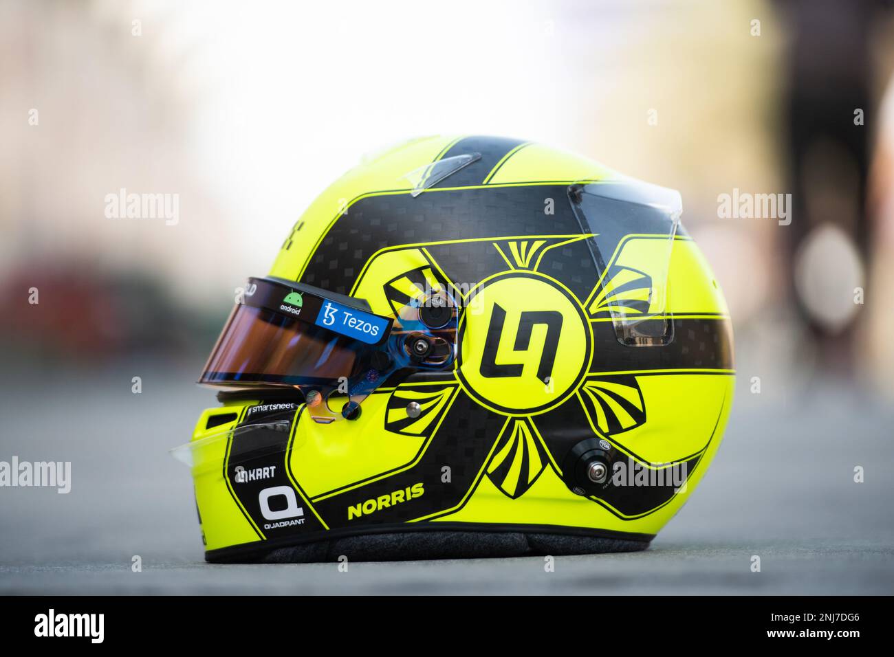 Casque Norris F1 2020 Bahrein – Échelle 1:2 – Quadrant McLaren Bell