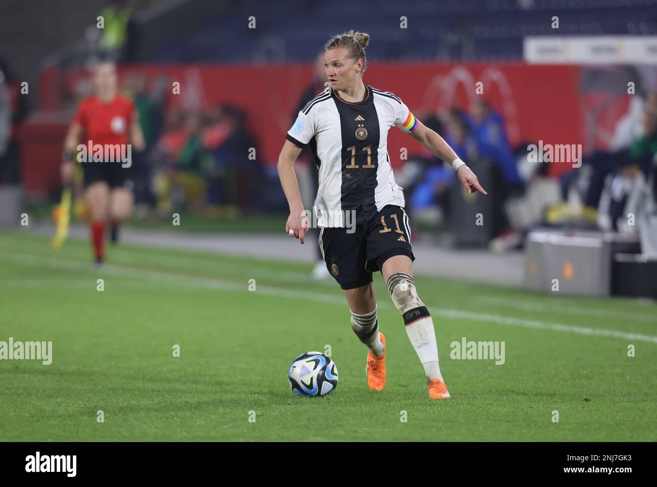 Duisburg, Germany. 21st Feb, 2023. Alexandra Popp (GER), Women's football match, Germany vs Sweden, Duisburg, 21.02.2023. Credit: Juergen Schwarz/Alamy Live News Stock Photo