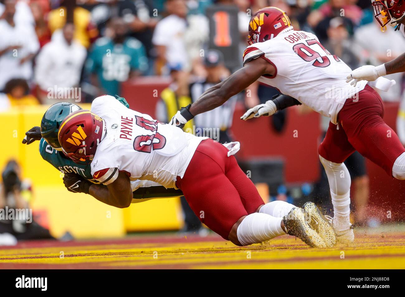 Santa Clara, California, USA. 24th Dec, 2022. Washington Commanders  defensive tackle Daron Payne (94) tackles San Francisco 49ers quarterback  Brock Purdy (13) after he passes ball on Saturday, December 24, 2022, at