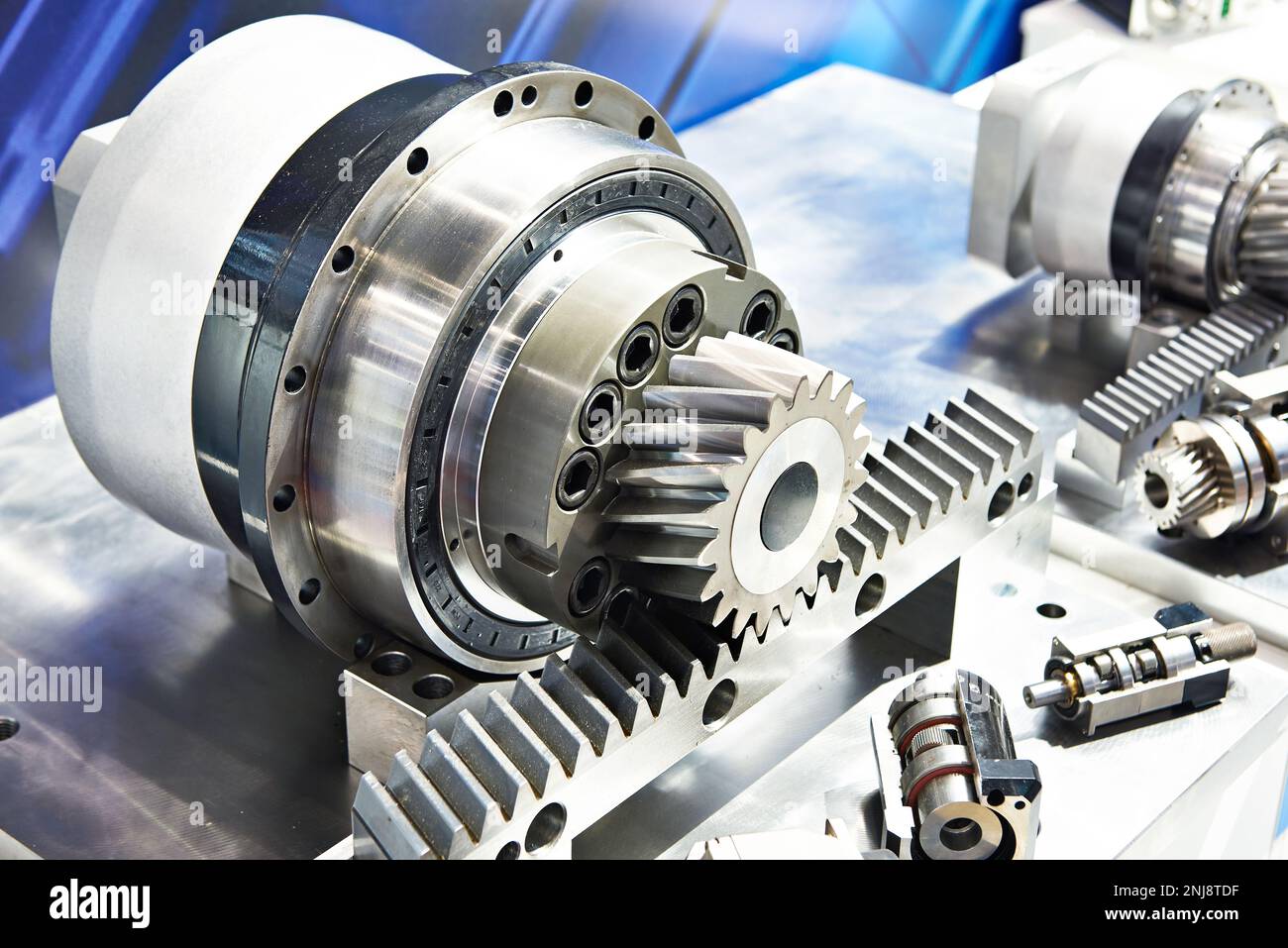 Train wheel parts hires stock photography and images Alamy