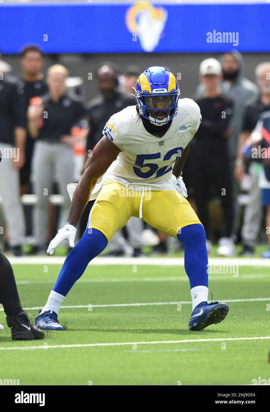 Linebacker (52) Terrell Lewis of the Los Angeles Rams against the Dallas  Cowboys in an NFL football game, Sunday, Oct. 9, 2022, in Inglewood, Calif.  Cowboys won 22-10. (AP Photo/Jeff Lewis Stock Photo - Alamy