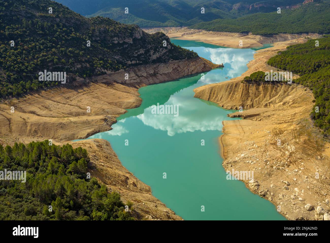 Canelles reservoir with very little water during the 2022 drought (La Noguera, Lleida, Catalonia, Spain) ESP: Embalse de Canelles con muy poca agua Stock Photo