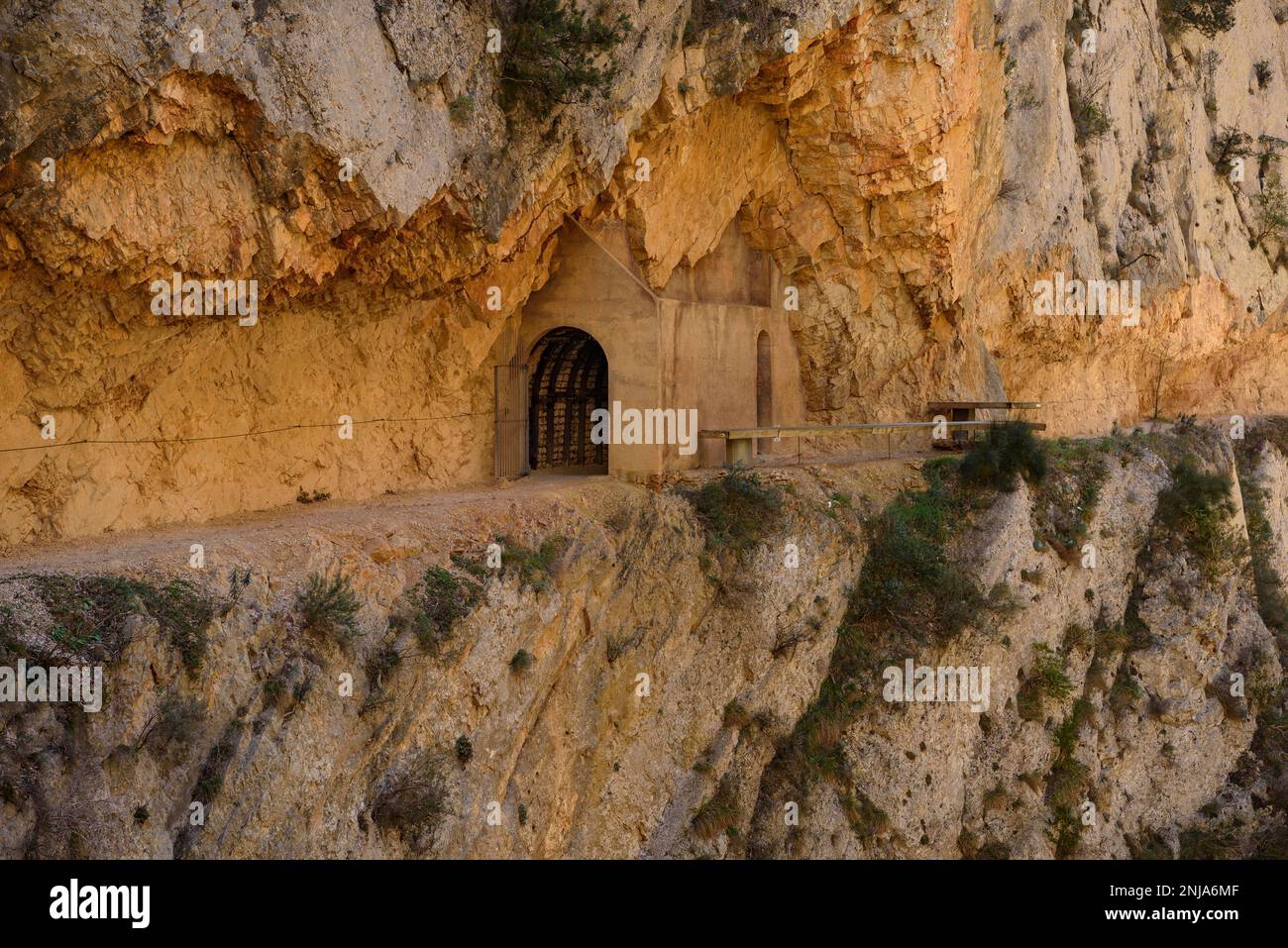 Current path of the Mont-rebei gorge, which crosses this canyon of the ...