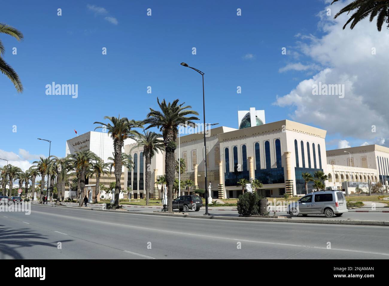 Avenue Mohammed V in Tunis Stock Photo Alamy