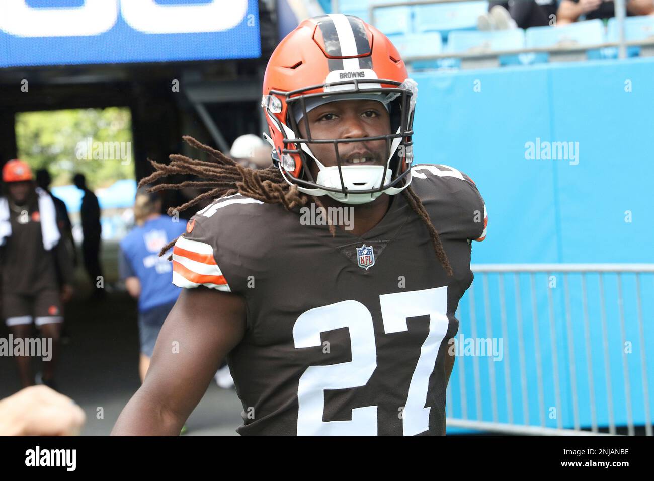 CHARLOTTE, NC - SEPTEMBER 11: Cleveland Browns running back Kareem Hunt (27)  during an NFL football game between the Cleveland Browns and the Carolina  Panthers on September 11, 2022 at Bank of