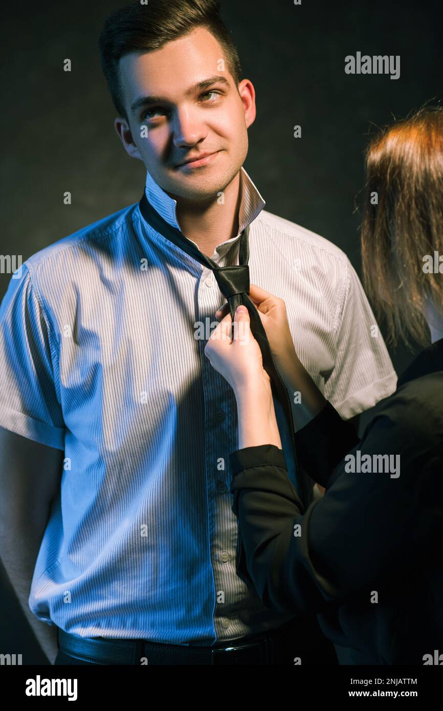 knot a tie family relationship love care help Stock Photo Alamy