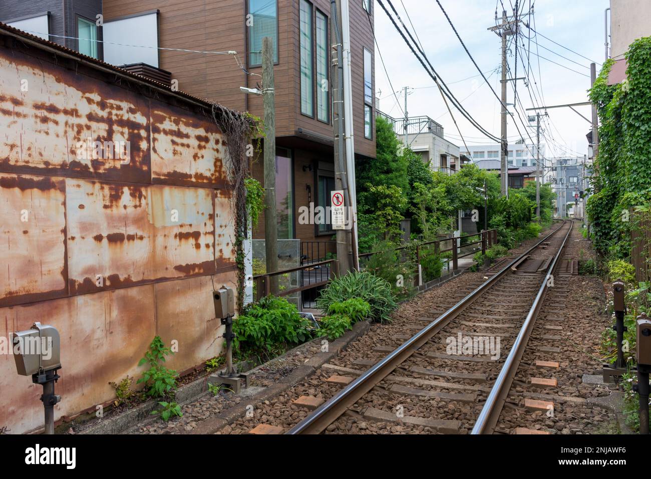 Urban railway tracks in Kamakura, Japan Stock Photo Alamy