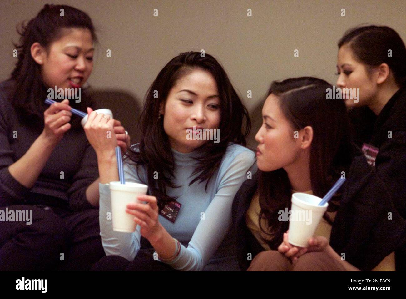 PAGEANT5-C-24JAN01-SZ-LH--left to right--Pamela Jair, Claudia Ly, Yiqi