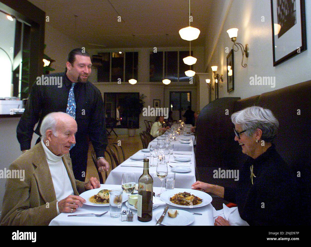 D.12 CHAZC03NOV00PKLHChaz3347 Fillmorefor restaurant review