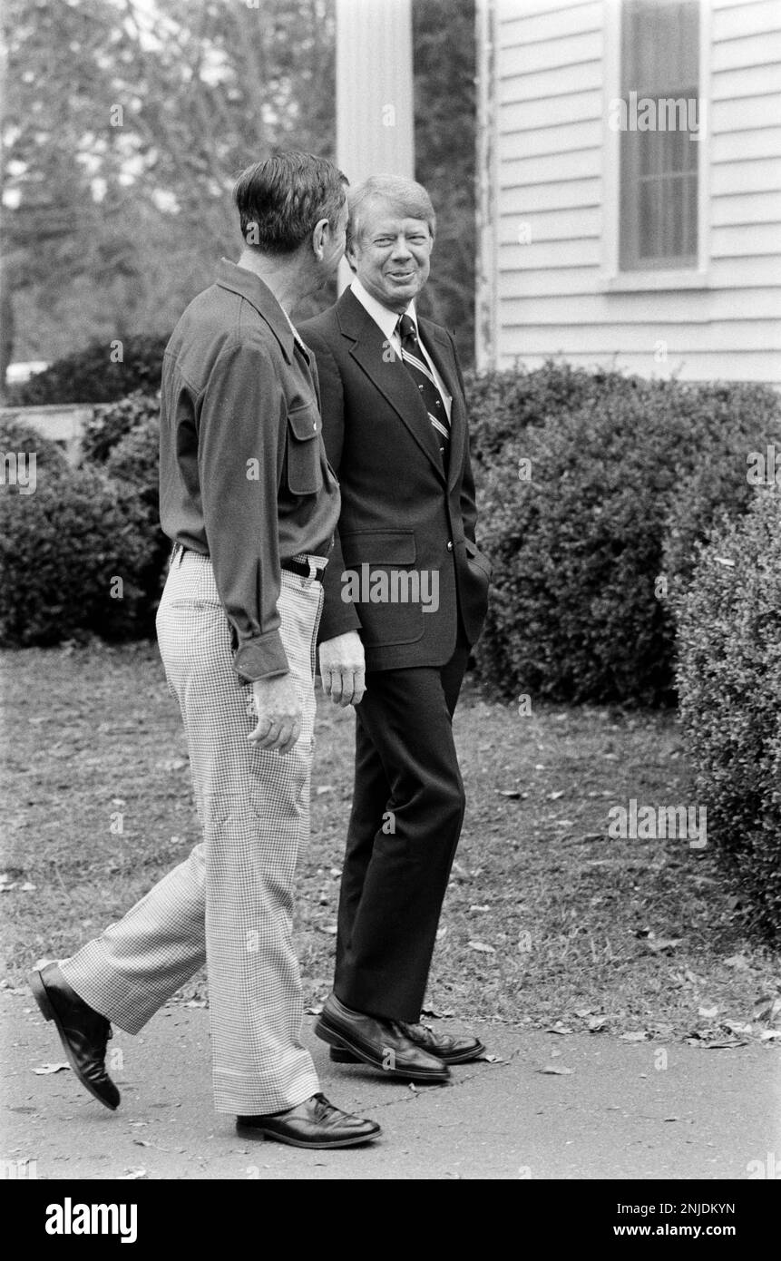 Jimmy Carter arrives at the home of former US Senator Herman Talmadge