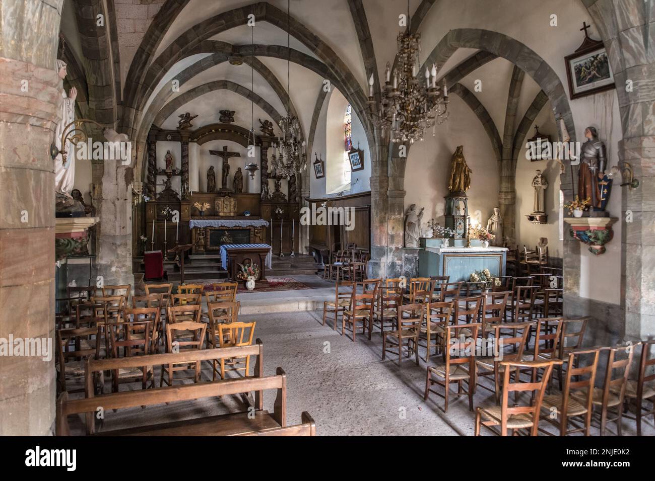 Eglise SaintCyrSainteJulitte Vue intérieure Stock Photo Alamy