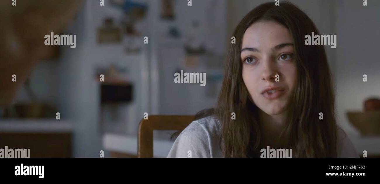 PALM TREES AND POWER LINES, Lily McInerny, 2022. © Momentum Pictures