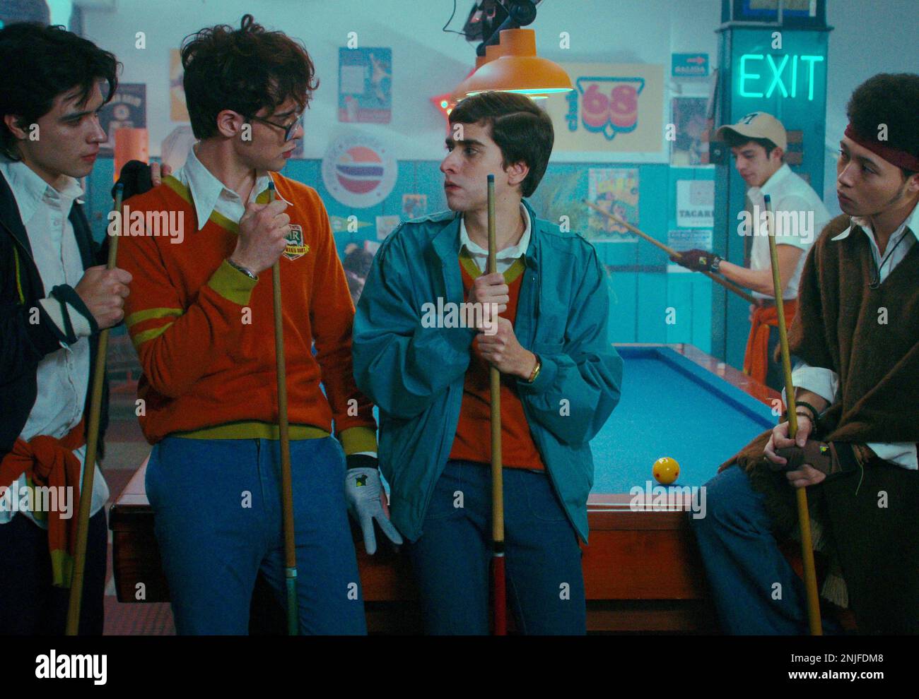 EVA LASTING, (aka LA PRIMERA VEZ), from left: Brandon Figueredo, Julian