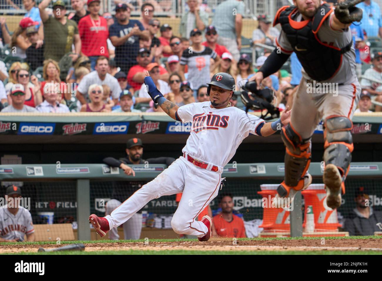 Luis Arraez 8x10 Fielding Minnesota Twins