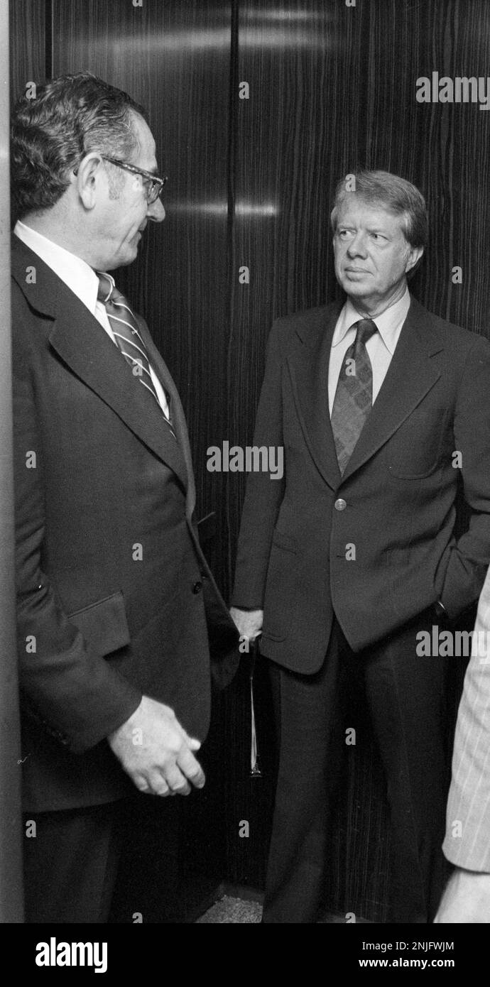 President Jimmy Carter with White House Counsel ROBERT LIPSHUTZ Stock Photo