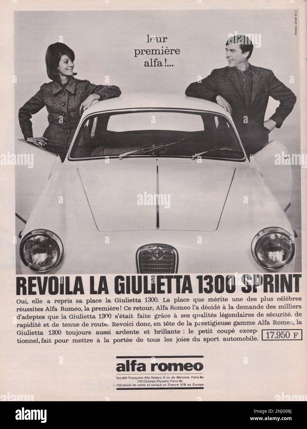 Alfa Romeo Giulietta 1300 Sprint vintage magazine advertisement Alfa Romeo magazine advert La Giulietta paper commercial Stock Photo