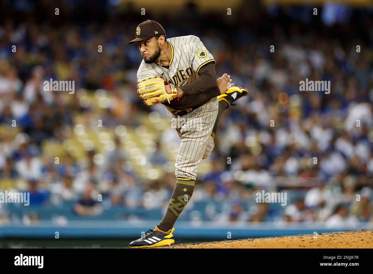 LOS ANGELES, CA - AUGUST 06: San Diego Padres pitcher Robert Suarez (75)  during a regular season game between the San Diego Padres and Los Angeles  Dodgers on August 06, 2022, at