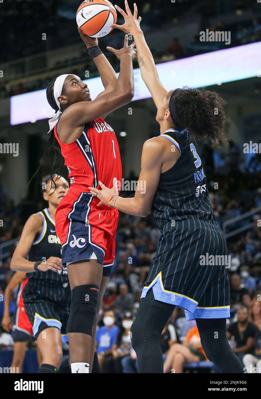 CHICAGO, IL - AUGUST 05: Chicago Sky forward Candace Parker (3) in action  during a WNBA game between the Washington Mystics and the Chicago Sky on  August 5, 2022, at Wintrust Arena