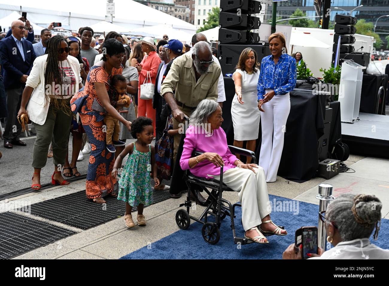 Jackie Robinson Museum opens in lower Manhattan, Rachel Robinson in  attendance