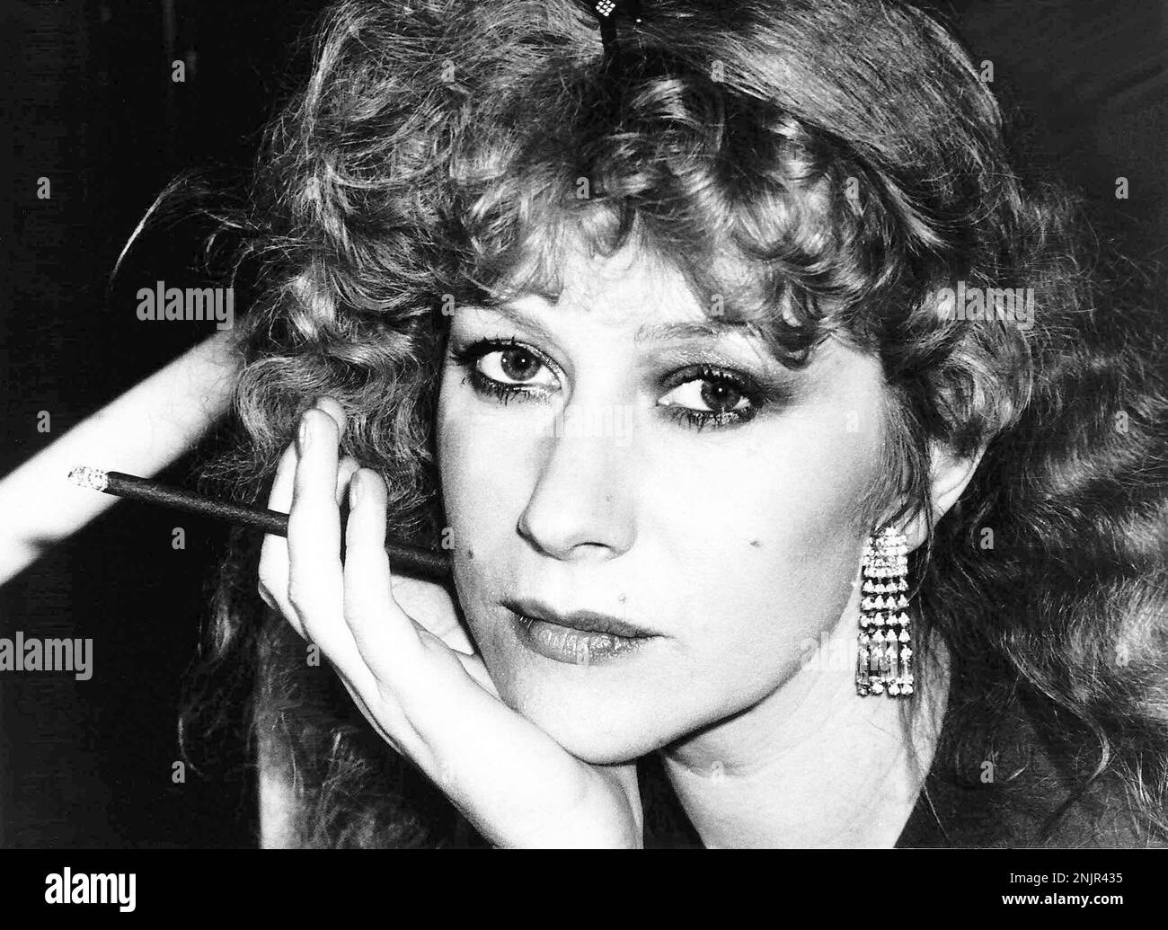 HELEN MIRREN in HUSSY (1980), directed by MATTHEW CHAPMAN. Credit: Berwick  Street Productions / Album Stock Photo