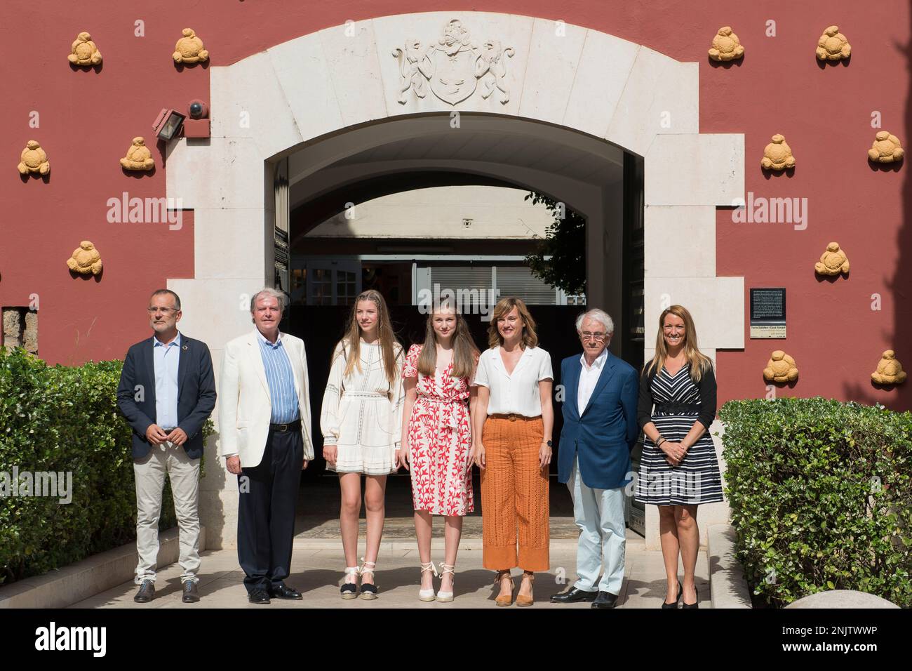 L-R) The PSC spokesman at the Figueres City Council (Girona), Pere  Casellas; the president of the Princess of Girona Foundation, Francisco  Belil; Infanta Sofia; Princess Leonor; the Minister of Education and  Vocational