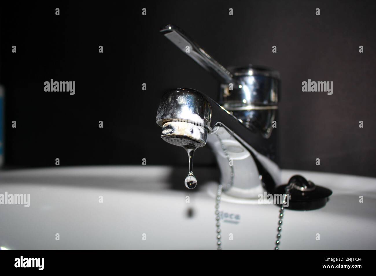 How to fix a leaky faucet hires stock photography and images Alamy
